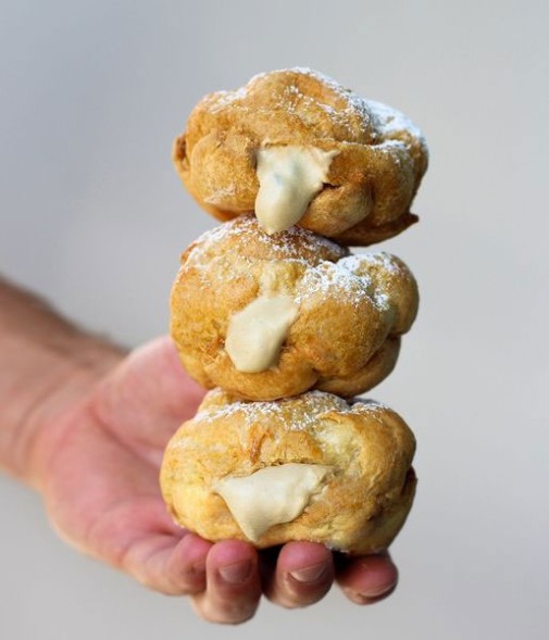 Beard Papa&#039;s cream puffs