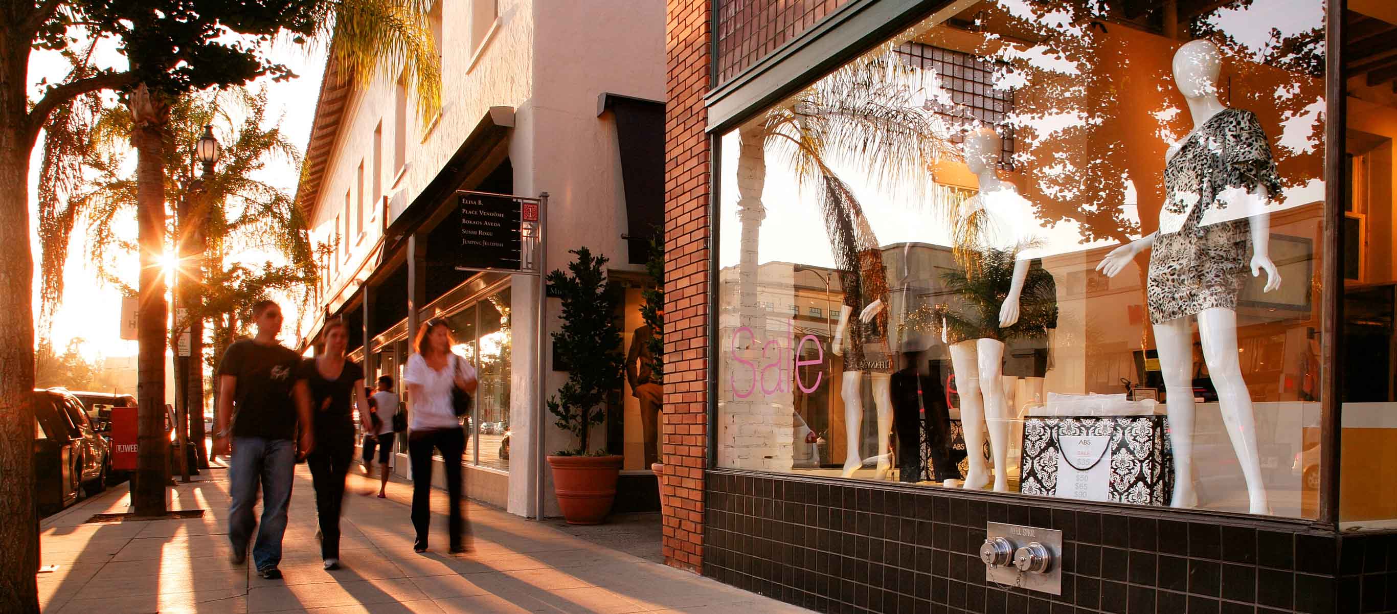 Shop in the sunshine and discover treasures around every corner